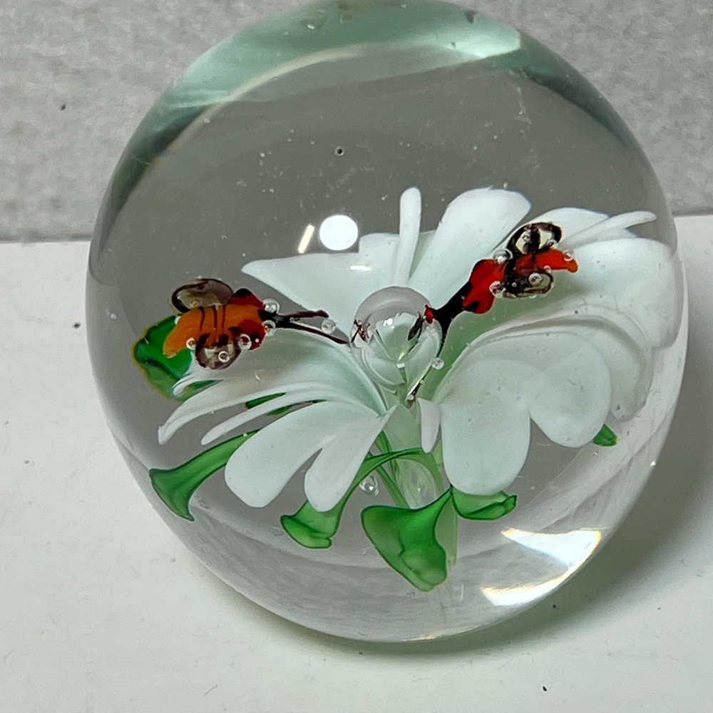 Unbranded Unisex Paperweight Flower Butterflies 3" Clear Art Glass Desk Decor